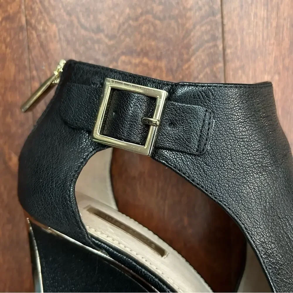 Louise et Cie Black Leather Wedge Heel Peep Toe Shoes, Gold Detailing Size 8.5
